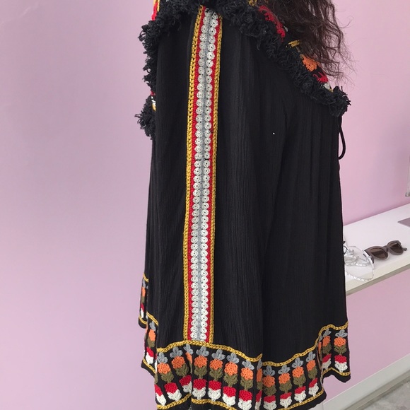 Top - Picture 2 of 3